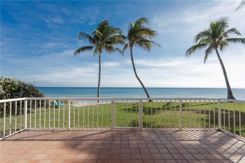 Adosado en alquiler en Hillsboro Beach, Florida, 2 dormitorios, 224.82 m2 № 1959441 - foto 5