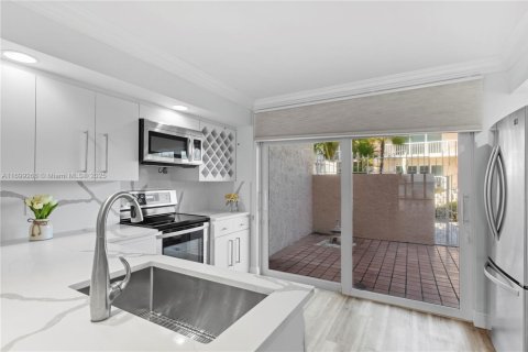 Adosado en alquiler en Hillsboro Beach, Florida, 2 dormitorios, 224.82 m2 № 1959441 - foto 8