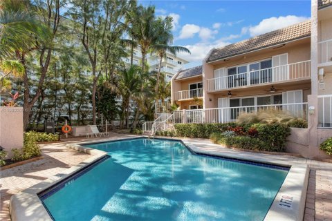 Adosado en alquiler en Hillsboro Beach, Florida, 2 dormitorios, 224.82 m2 № 1959441 - foto 26