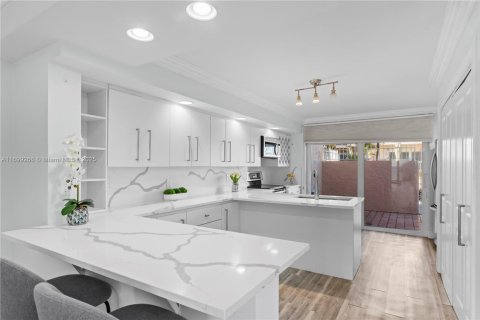 Adosado en alquiler en Hillsboro Beach, Florida, 2 dormitorios, 224.82 m2 № 1959441 - foto 7