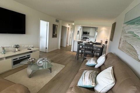 Condominio en venta en Pembroke Pines, Florida, 1 dormitorio, 74.32 m2 № 1979367 - foto 8