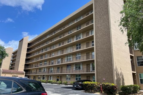 Condo in Deerfield Beach, Florida, 2 bedrooms № 2253594
