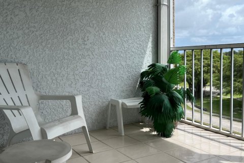 Купить кондоминиум в Дирфилд-Бич, Флорида 1 комната, 99.41м2, № 2253594 - фото 9
