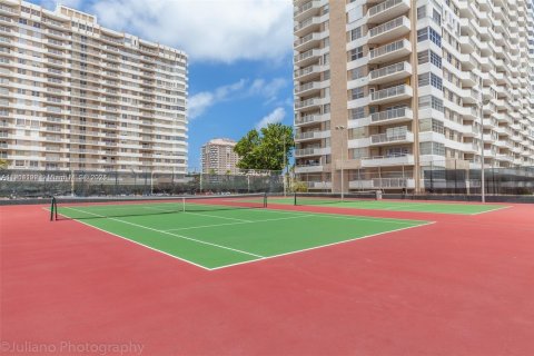 Condo in Hallandale Beach, Florida, 1 bedroom  № 2052770 - photo 6