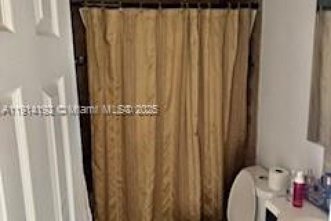 Condo in Hallandale Beach, Florida, 1 bedroom  № 2052770 - photo 19