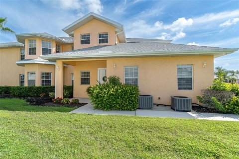 Copropriété à vendre à Punta Gorda, Floride: 3 chambres, 238.94 m2 № 1873250 - photo 2