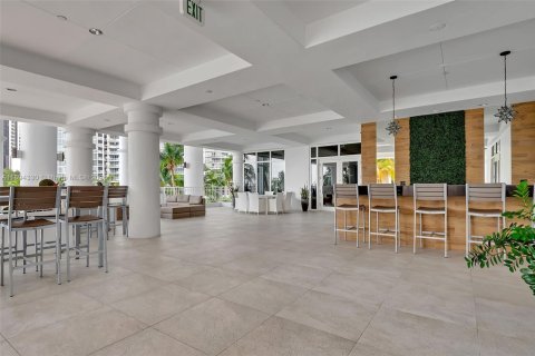 Condo in Miami, Florida, 2 bedrooms  № 1946108 - photo 29