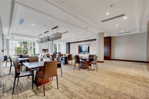 Condo in Miami, Florida, 2 bedrooms  № 1946108 - photo 30