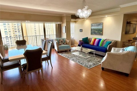 Condo in Miami, Florida, 2 bedrooms  № 1747847 - photo 24
