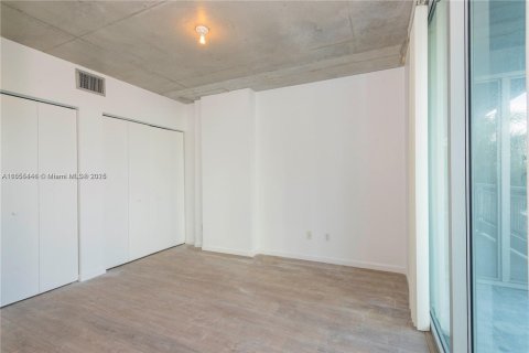 Condo in Miami, Florida, 1 bedroom  № 1978206 - photo 7