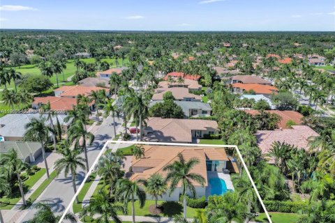 Снять в аренду виллу или дом в Уэстон, Флорида 5 спален, 319.31м2, № 2006380 - фото 6