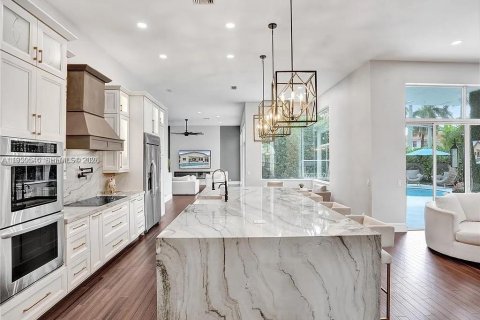 Снять в аренду виллу или дом в Уэстон, Флорида 5 спален, 319.31м2, № 2006380 - фото 12