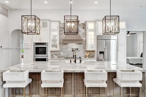 Снять в аренду виллу или дом в Уэстон, Флорида 5 спален, 319.31м2, № 2006380 - фото 2