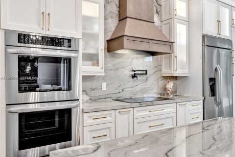 Снять в аренду виллу или дом в Уэстон, Флорида 5 спален, 319.31м2, № 2006380 - фото 13