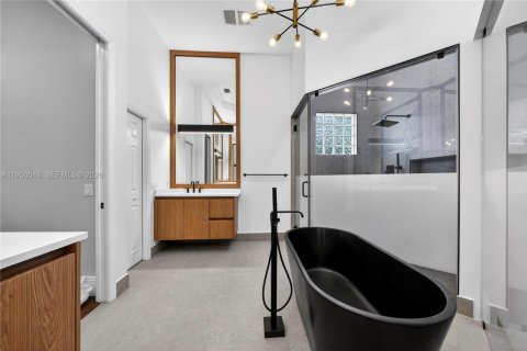 Снять в аренду виллу или дом в Уэстон, Флорида 5 спален, 319.31м2, № 2006380 - фото 17