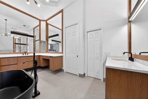 Снять в аренду виллу или дом в Уэстон, Флорида 5 спален, 319.31м2, № 2006380 - фото 18