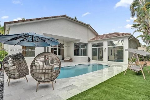 Снять в аренду виллу или дом в Уэстон, Флорида 5 спален, 319.31м2, № 2006380 - фото 4