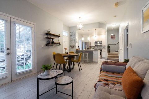 Снять в аренду таунхаус в Киссимми, Флорида 8 комнат, 136.57м2, № 1644687 - фото 6