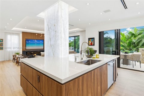 Villa ou maison à vendre à Palmetto Bay, Floride: 3 chambres, 292.64 m2 № 2024716 - photo 27