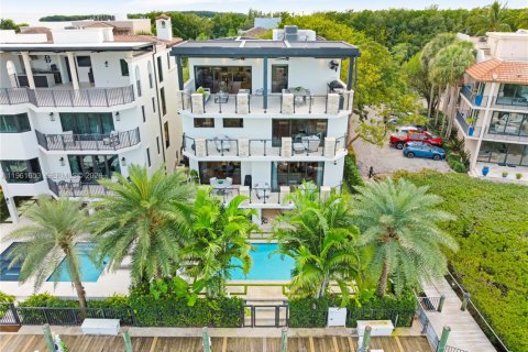 Villa ou maison à vendre à Palmetto Bay, Floride: 3 chambres, 292.64 m2 № 2024716 - photo 8