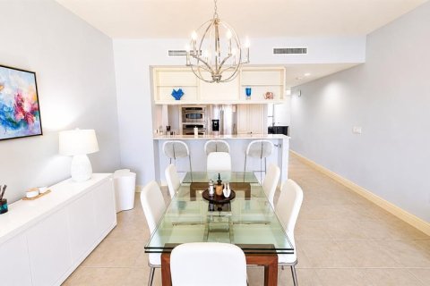 Condo in Sarasota, Florida, 2 bedrooms  № 2236674 - photo 10