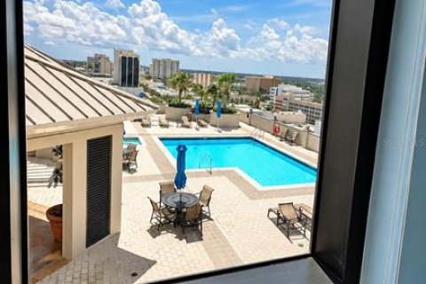Condo in Sarasota, Florida, 2 bedrooms  № 2236674 - photo 30