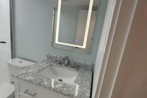 Condominio en alquiler en West Palm Beach, Florida, 1 dormitorio, 55.93 m2 № 1187048 - foto 1