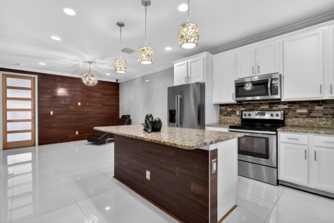 Townhouse in Boynton Beach, Florida 3 bedrooms, 146.32 sq.m. № 2248411 - photo 4