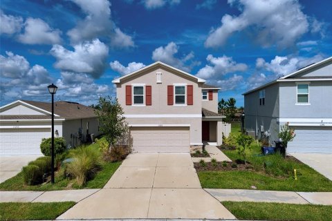House in Palmetto, Florida 5 bedrooms, 235.04 sq.m. № 2347266