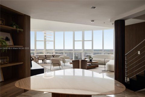 Condominio en venta en Sunny Isles Beach, Florida, 5 dormitorios, 532.05 m2 № 1970703 - foto 13
