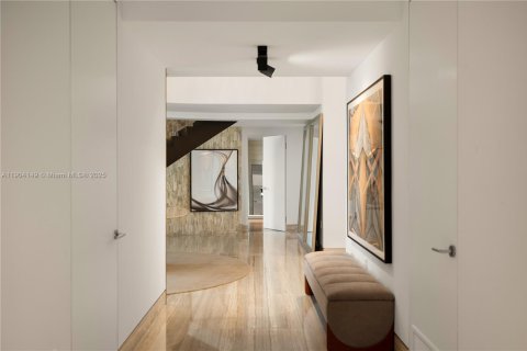 Condominio en venta en Sunny Isles Beach, Florida, 5 dormitorios, 532.05 m2 № 1970703 - foto 16