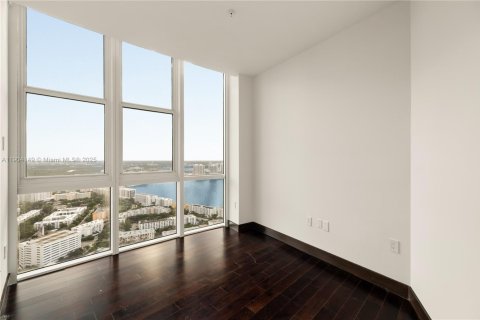Condominio en venta en Sunny Isles Beach, Florida, 5 dormitorios, 532.05 m2 № 1970703 - foto 29
