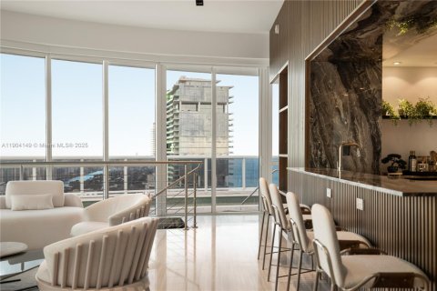 Condominio en venta en Sunny Isles Beach, Florida, 5 dormitorios, 532.05 m2 № 1970703 - foto 23