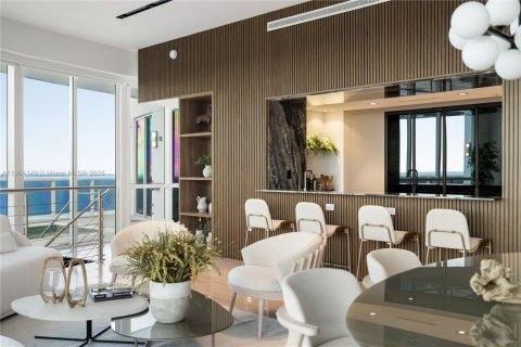 Condominio en venta en Sunny Isles Beach, Florida, 5 dormitorios, 532.05 m2 № 1970703 - foto 18