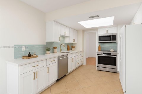 Villa ou maison à vendre à Tamarac, Floride: 2 chambres, 157.93 m2 № 1968069 - photo 4