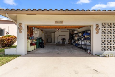 Villa ou maison à vendre à Tamarac, Floride: 2 chambres, 157.93 m2 № 1968069 - photo 25