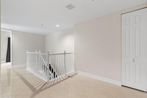 Townhouse in Wilton Manors, Florida 2 bedrooms, 174.93 sq.m. № 2083575 - photo 19
