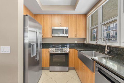Townhouse in Wilton Manors, Florida 2 bedrooms, 174.93 sq.m. № 2083575 - photo 13