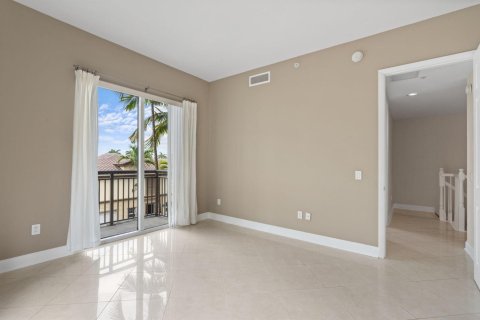 Townhouse in Wilton Manors, Florida 2 bedrooms, 174.93 sq.m. № 2083575 - photo 22