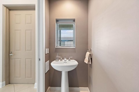 Townhouse in Wilton Manors, Florida 2 bedrooms, 174.93 sq.m. № 2083575 - photo 4