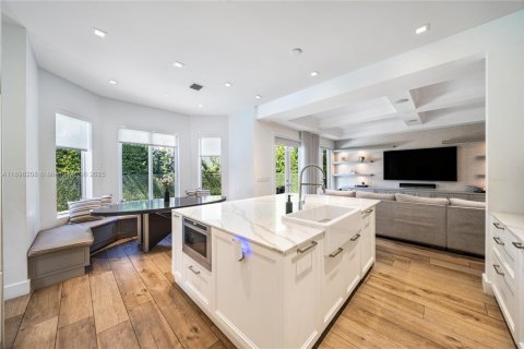 House in Aventura, Florida 3 bedrooms, 275.92 sq.m. № 2013053 - photo 4