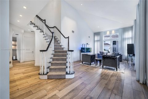 House in Aventura, Florida 3 bedrooms, 275.92 sq.m. № 2013053 - photo 18