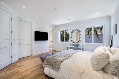 House in Aventura, Florida 3 bedrooms, 275.92 sq.m. № 2013053 - photo 20