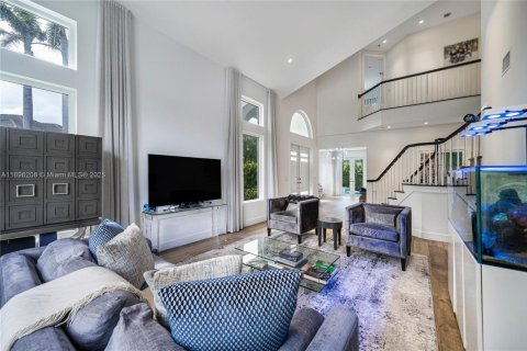 House in Aventura, Florida 3 bedrooms, 275.92 sq.m. № 2013053 - photo 15