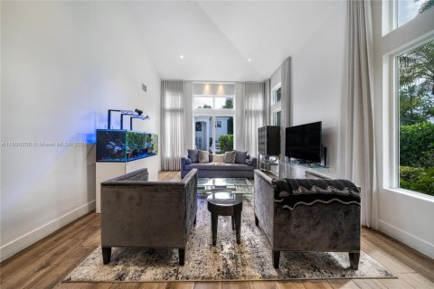 House in Aventura, Florida 3 bedrooms, 275.92 sq.m. № 2013053 - photo 14