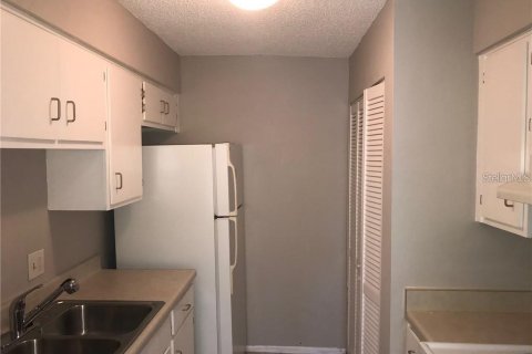 Condominio en alquiler en Tampa, Florida, 2 dormitorios, 90.58 m2 № 1811023 - foto 6