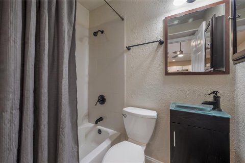 House in Tampa, Florida 2 bedrooms, 73.58 sq.m. № 1870463 - photo 21