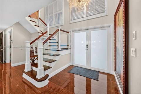 House in Pembroke Pines, Florida 5 bedrooms, 377.09 sq.m. № 2047834 - photo 3