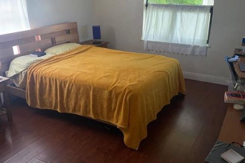 House in Miami, Florida 4 bedrooms, 244.8 sq.m. № 1824672 - photo 11