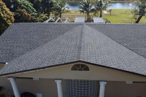 House in Miami, Florida 4 bedrooms, 244.8 sq.m. № 1824672 - photo 3
